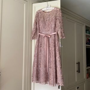 Alex Evenings rose lace dress, NWT